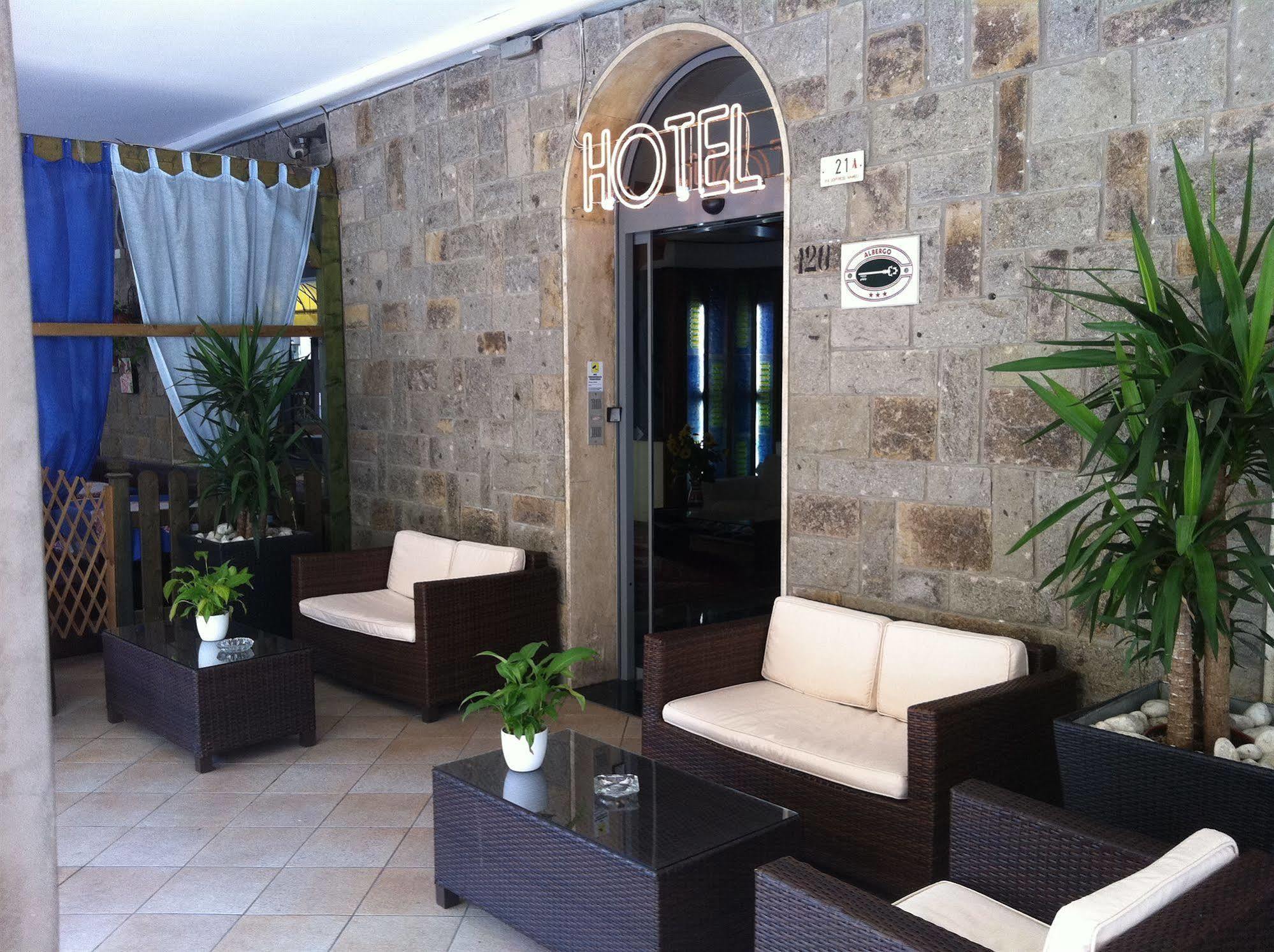 Rosa Hotel 3*